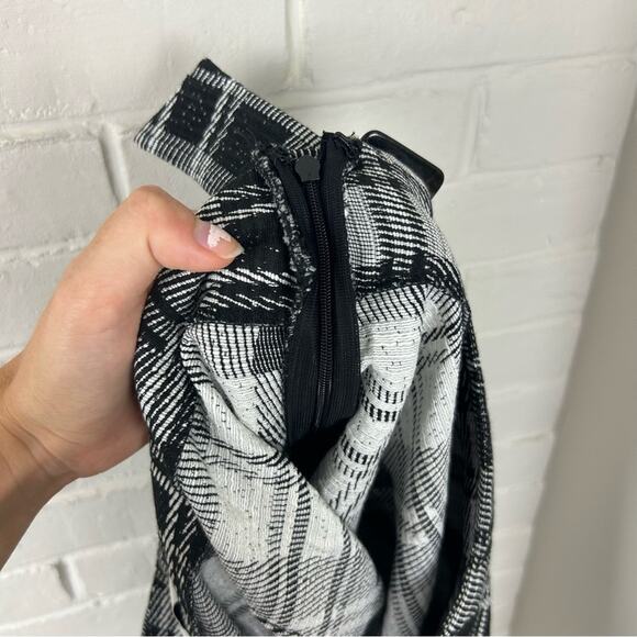 JustFab Black Plaid Knit Wrap Skirt Size XXL - Picture 10 of 10